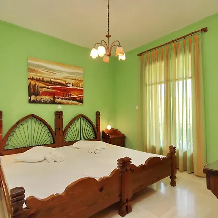 Marialena Aparthotel 3*