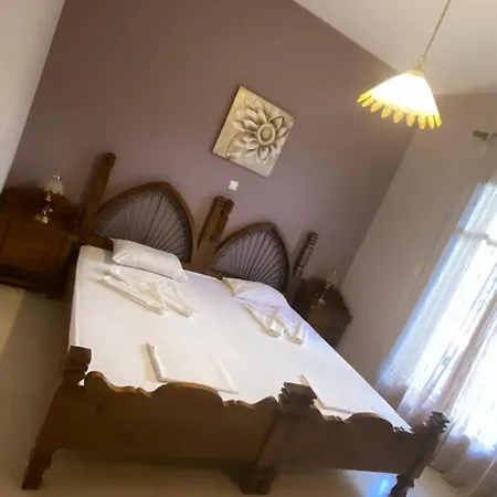 Ξενοδοχείο με διαμερίσματα Marialena 3*