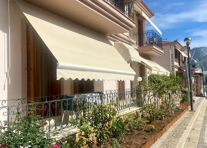 Marialena Apartahotel 3*